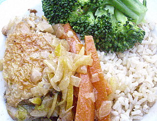 Chicken with carrots, broccoli and brown rice