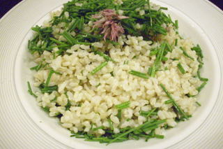 Brown rice and chives